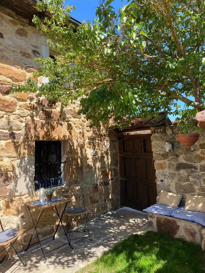 Casas De Quintanilla 3 *